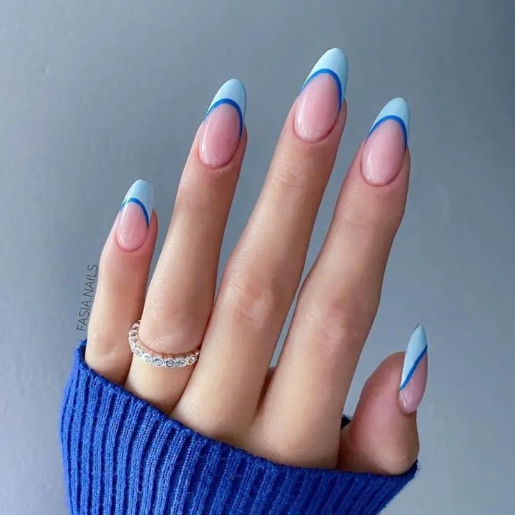 acrylic nails on fingers