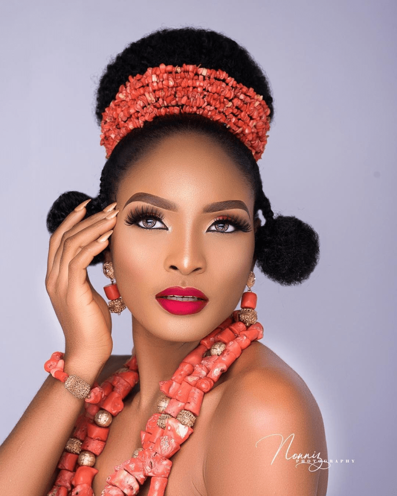 African bride wearing Ngala hairstyle