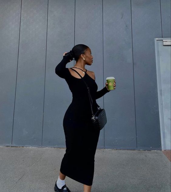 black woman wearing a bodycon dress as a cute outfit idea