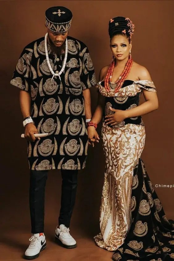 Man and woman wearing Ishiagou
