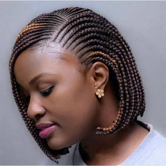 Lady Rocking Side Part Ghana Briad With Bob