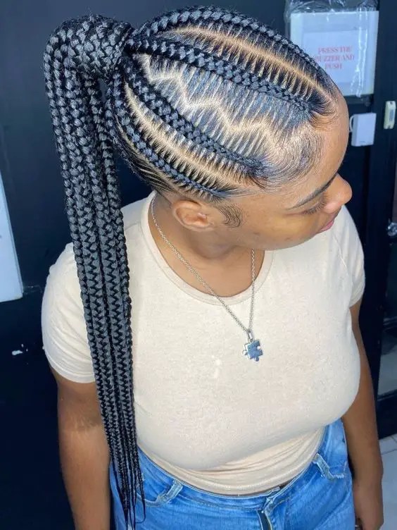 Women's rocking shuku hairstyle with zigzag parting