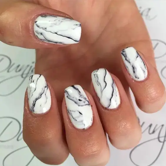 Marble nails are beautiful and they never go out of style.