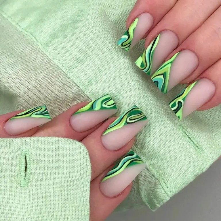 Nail Designs 2023: This green striped look is definitely a fashion statement