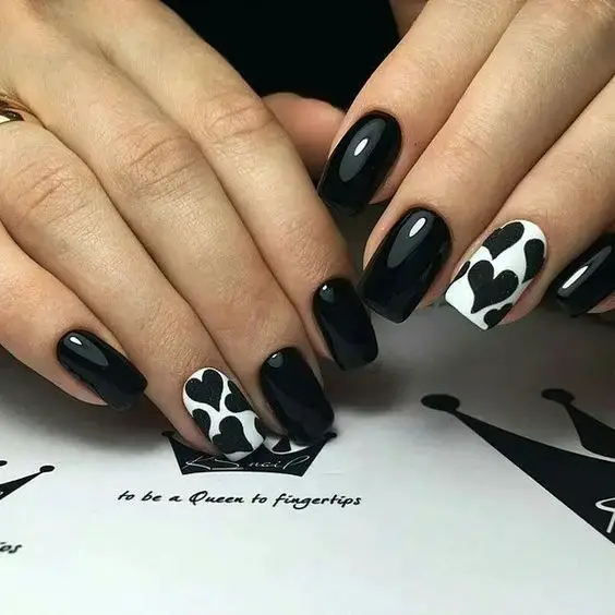 This cute nail design never goes out of style, it is the best for a gorgeous look.