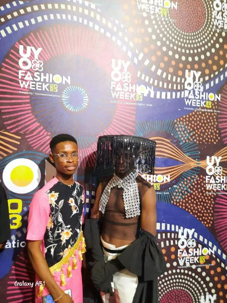 An iconic street style look at a fashion show