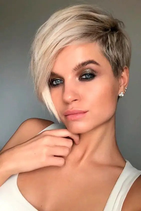 32 ideias impressionantes para elevar seu visual 31 corte de cabelo longo e angular pixie