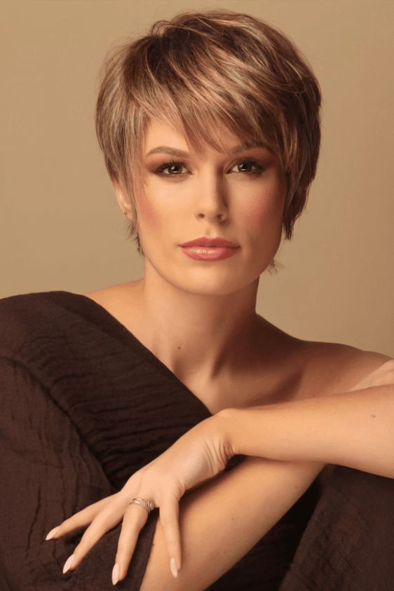 32 ideias impressionantes para elevar seu visual 22 senhora bonita com um belo penteado