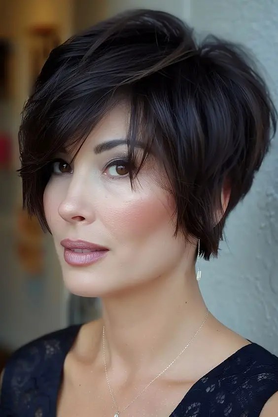 32 ideias impressionantes para elevar seu visual 28 penteado repartido de lado