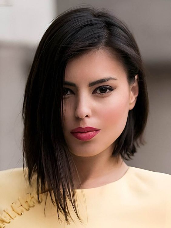 Tudo o que você precisa saber sobre esse estilo clássico – Revista Svelte 34 corte de cabelo bob assimétrico