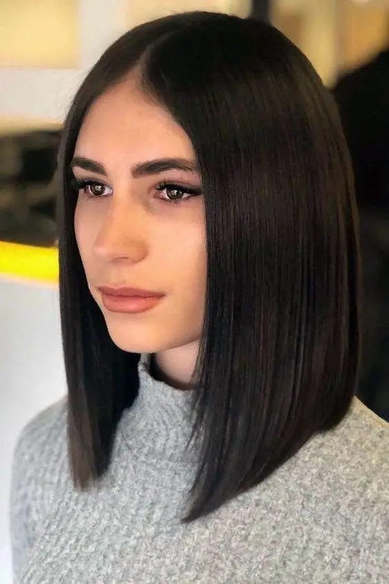 Tudo o que você precisa saber sobre esse estilo clássico – Revista Svelte 10 uma senhora usando um penteado lob