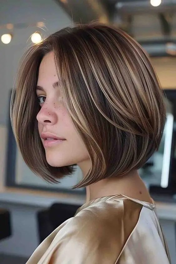 Tudo o que você precisa saber sobre esse estilo clássico – Revista Svelte 16 Corte de cabelo Bob com mechas