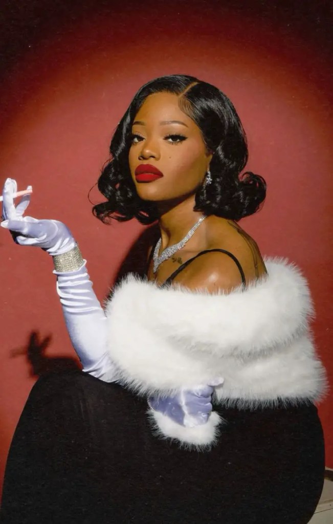 28 ideias arrebatadoras para um novo visual – Svelte Magazine 23 linda garota negra usando um bob em camadas com a velha vibração de Hollywood