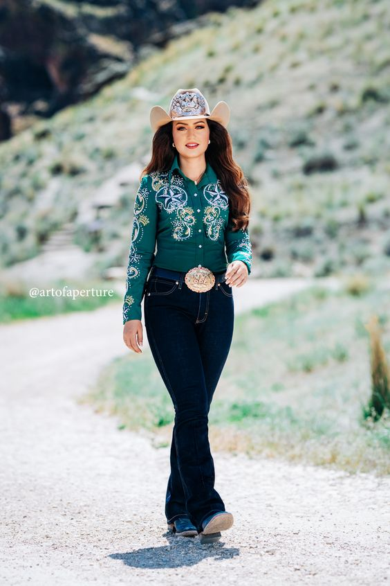 Cowgirl Dressed In Cowgirl Outfit Ideas With Embellished Belts