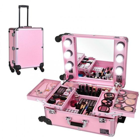 Use cosmetic boxes and bags with dividers