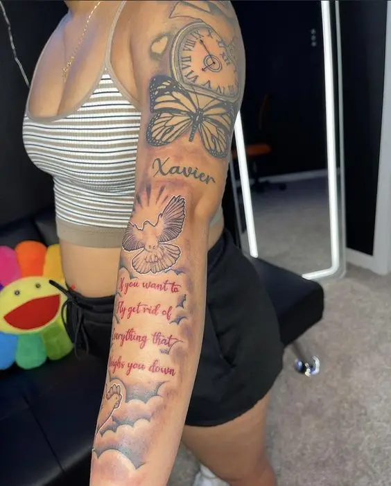 lady wearing a full sleeve tattoo